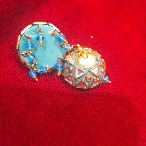 Set of 2 earrings